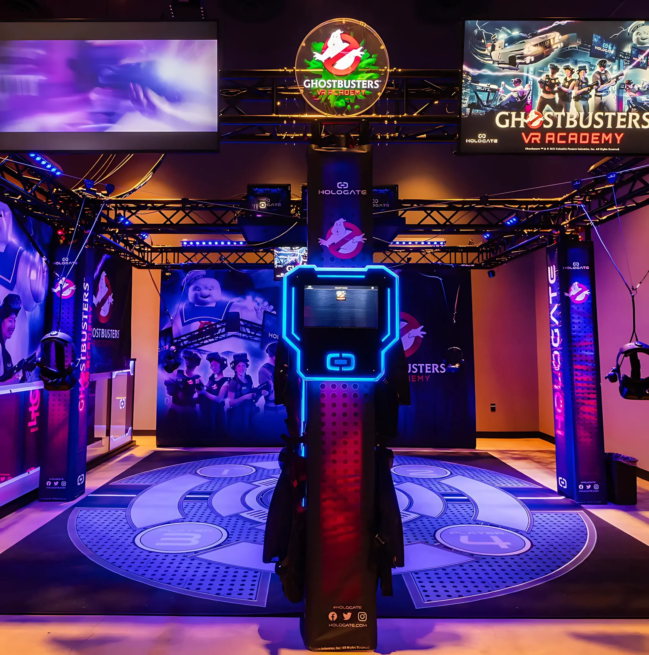The-High-Energy-Internet-Cafe-VR-Arcade